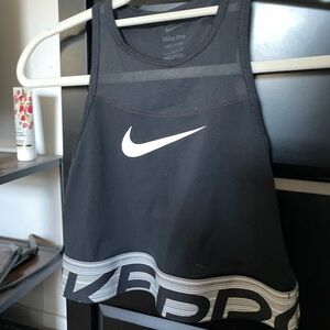 Nike Pro Cropped Workout Tank